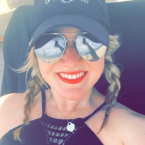 Meet your Posher, Michaela